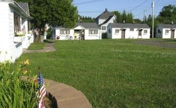 Vic's Cabins