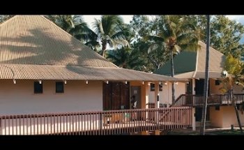 Nomads Airlie Beach Hostel
